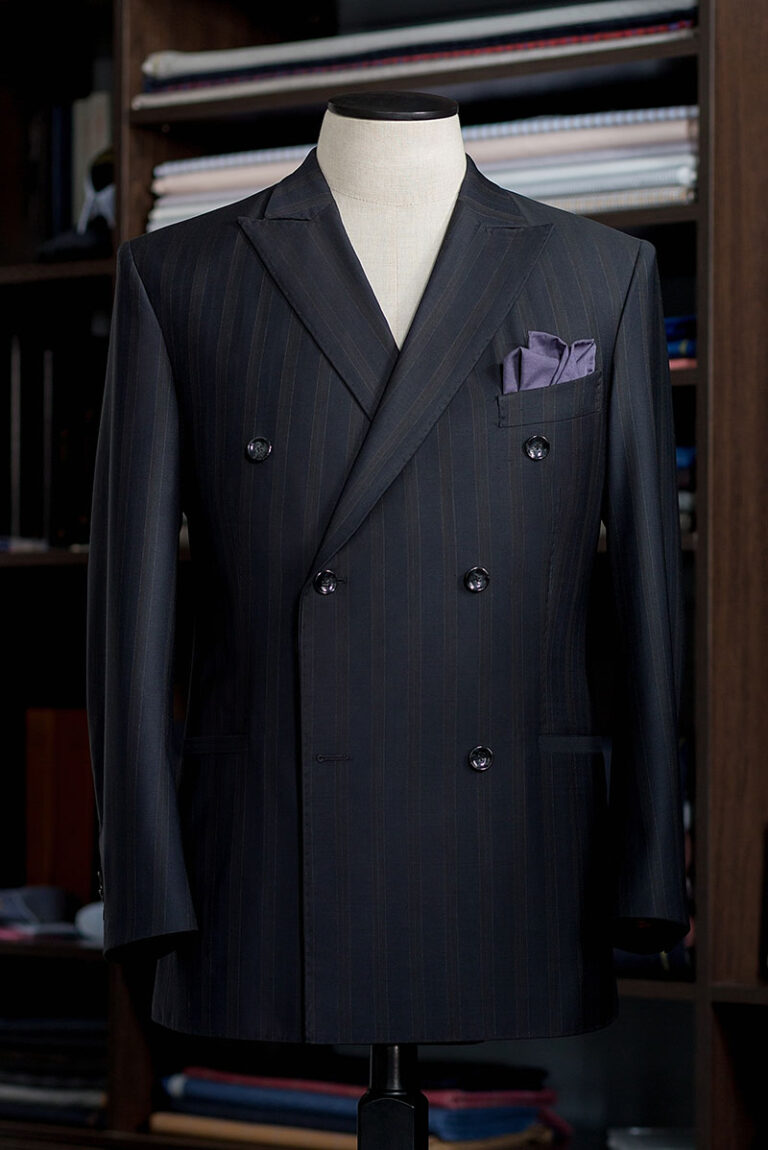 Italian Stitches Suit, Double Breasted Peak Lapel with 6 Buttons