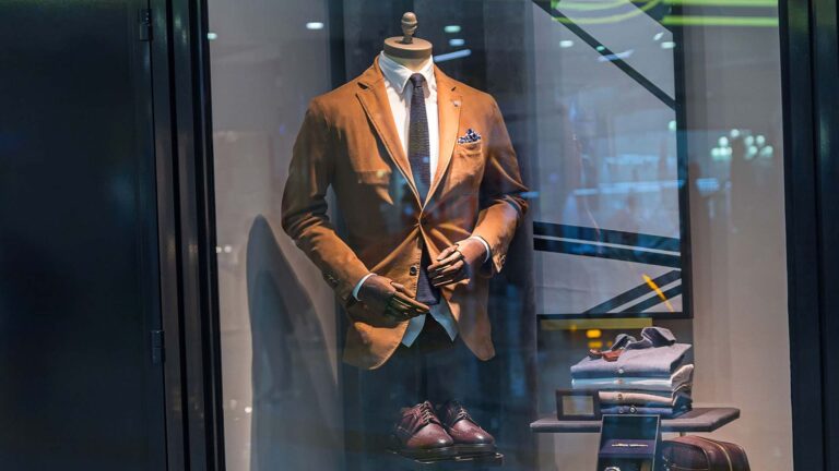 Iconic Italian men’s blazer by Italian Suit Stitches Bangkok, tailored for global clients